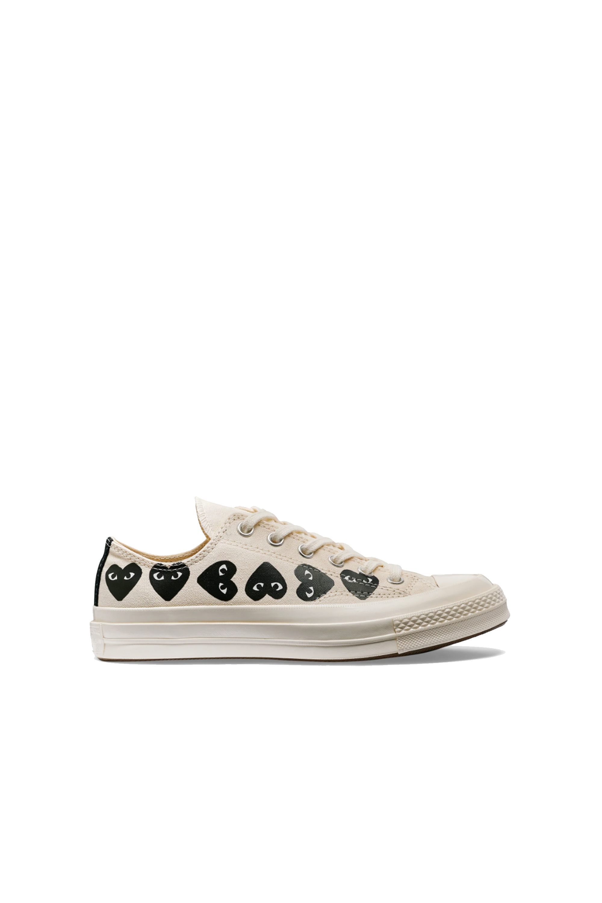 Comme des Gar ons Play Multi Black Heart Chuck Taylor Low Beige