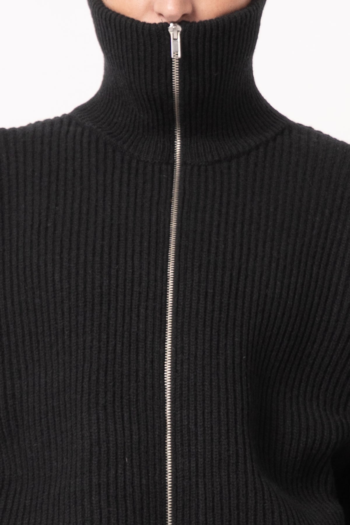 Vonarstraeti Zipped Sweater Sort