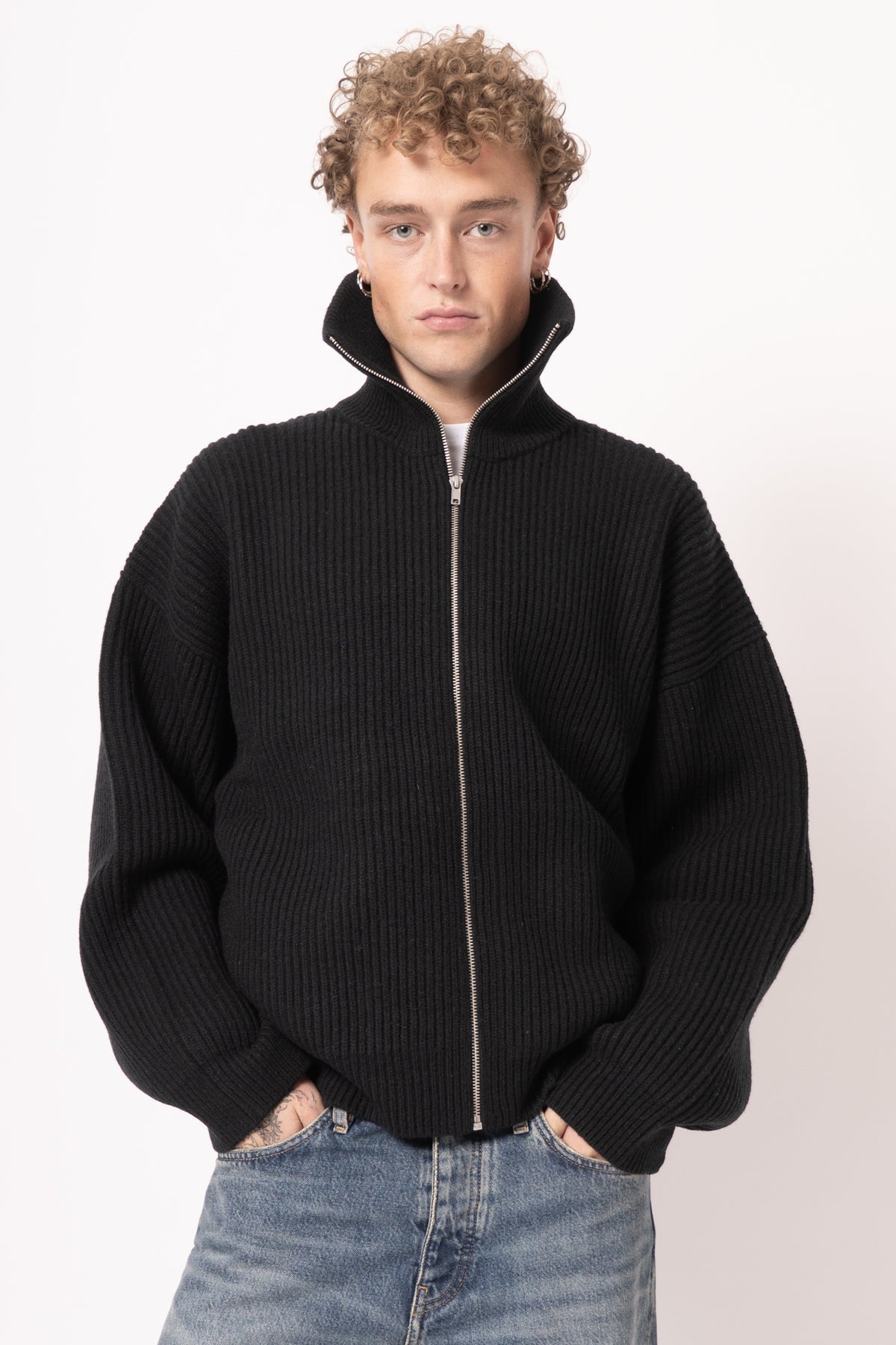 Vonarstraeti Zipped Sweater Sort