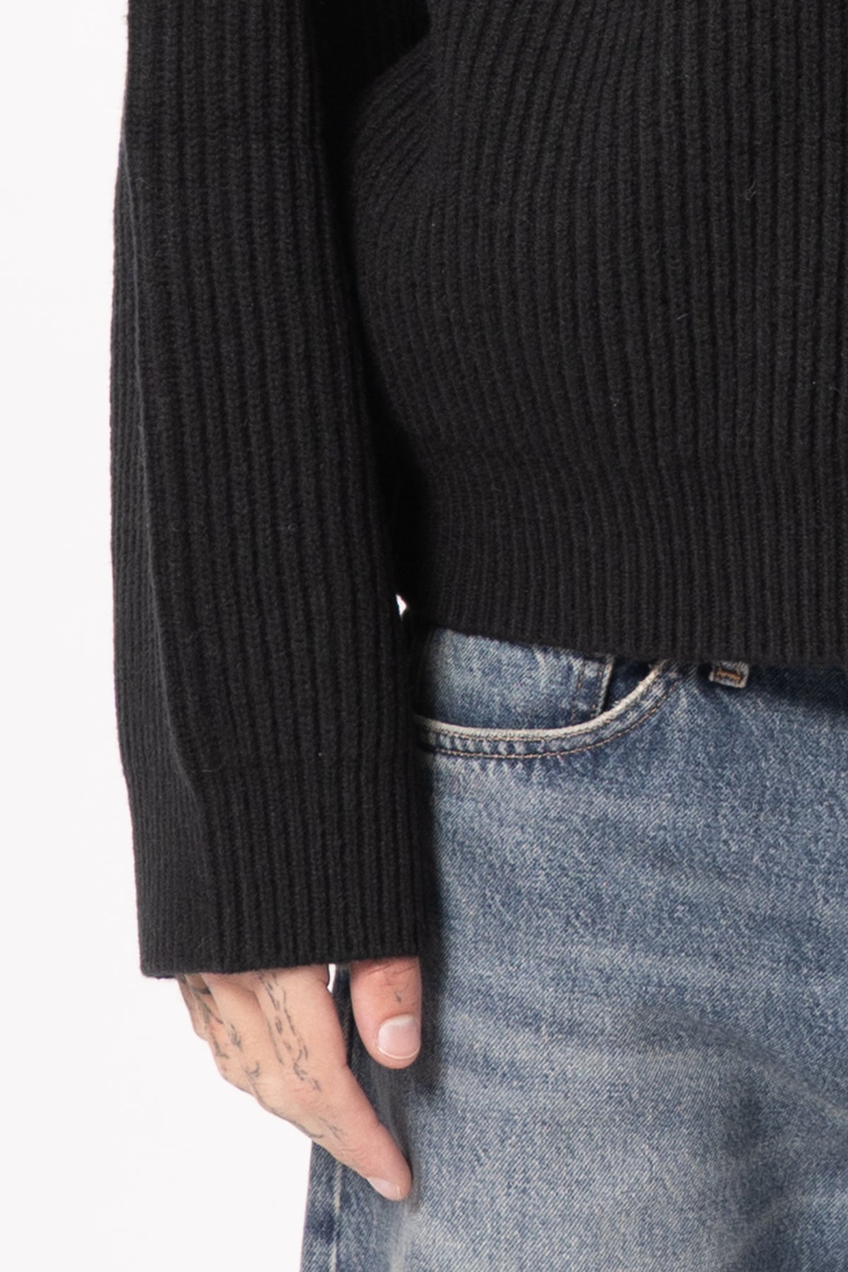 Vonarstraeti Zipped Sweater Sort