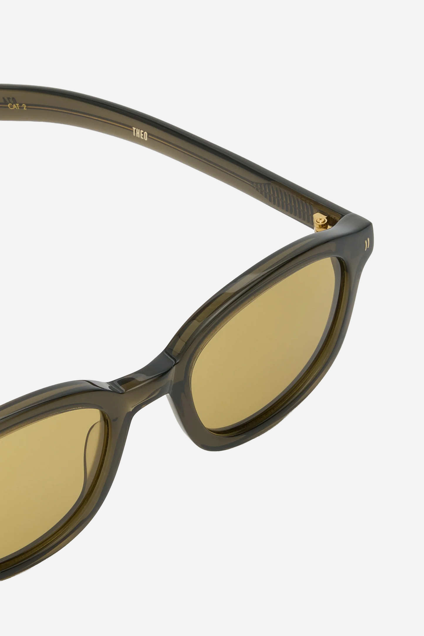 Theo Crystal Olive/Smoked Olive Lens