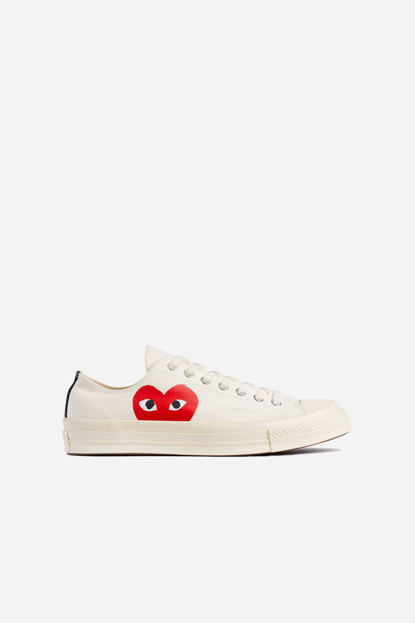 Comme des Garcons Play Chuck Taylor Red Heart Low Sneakers White STROM