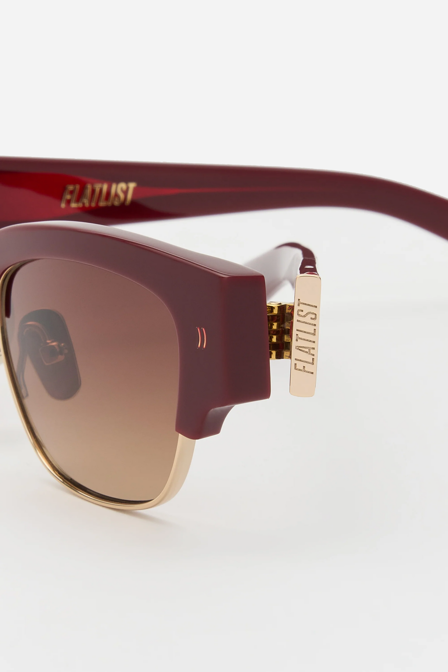 Deacon Solid Bordeaux/Brown Gradient Lens