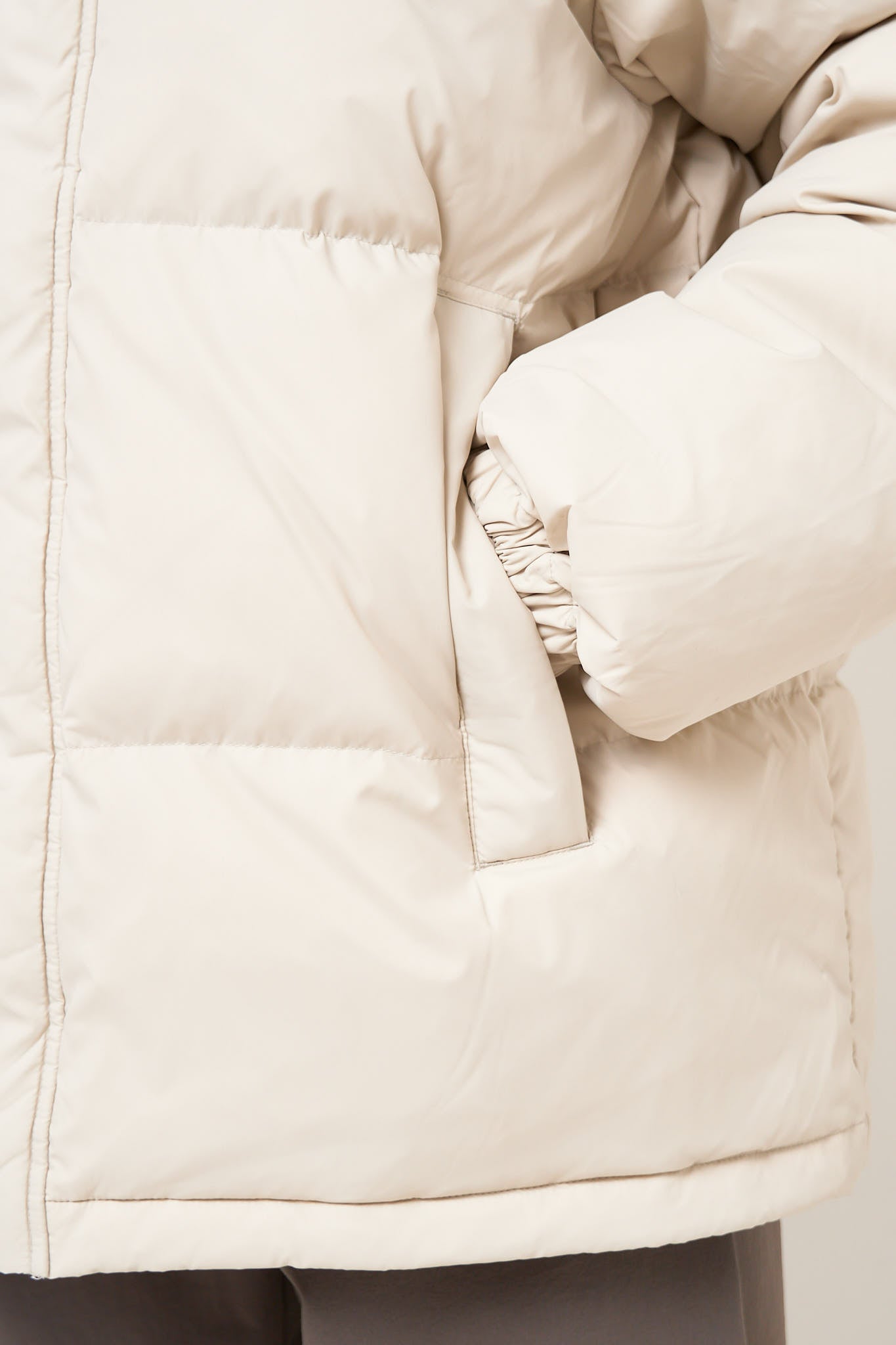 Dyngja Down Jacket Dark Stone