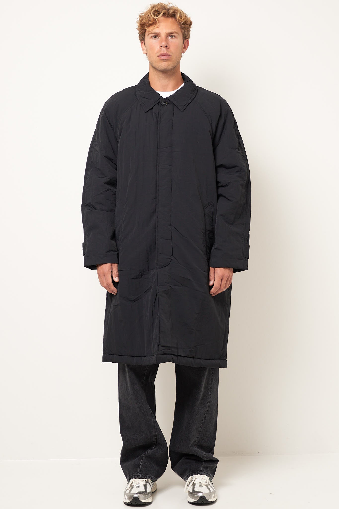 Vatnsmyri Coat Black