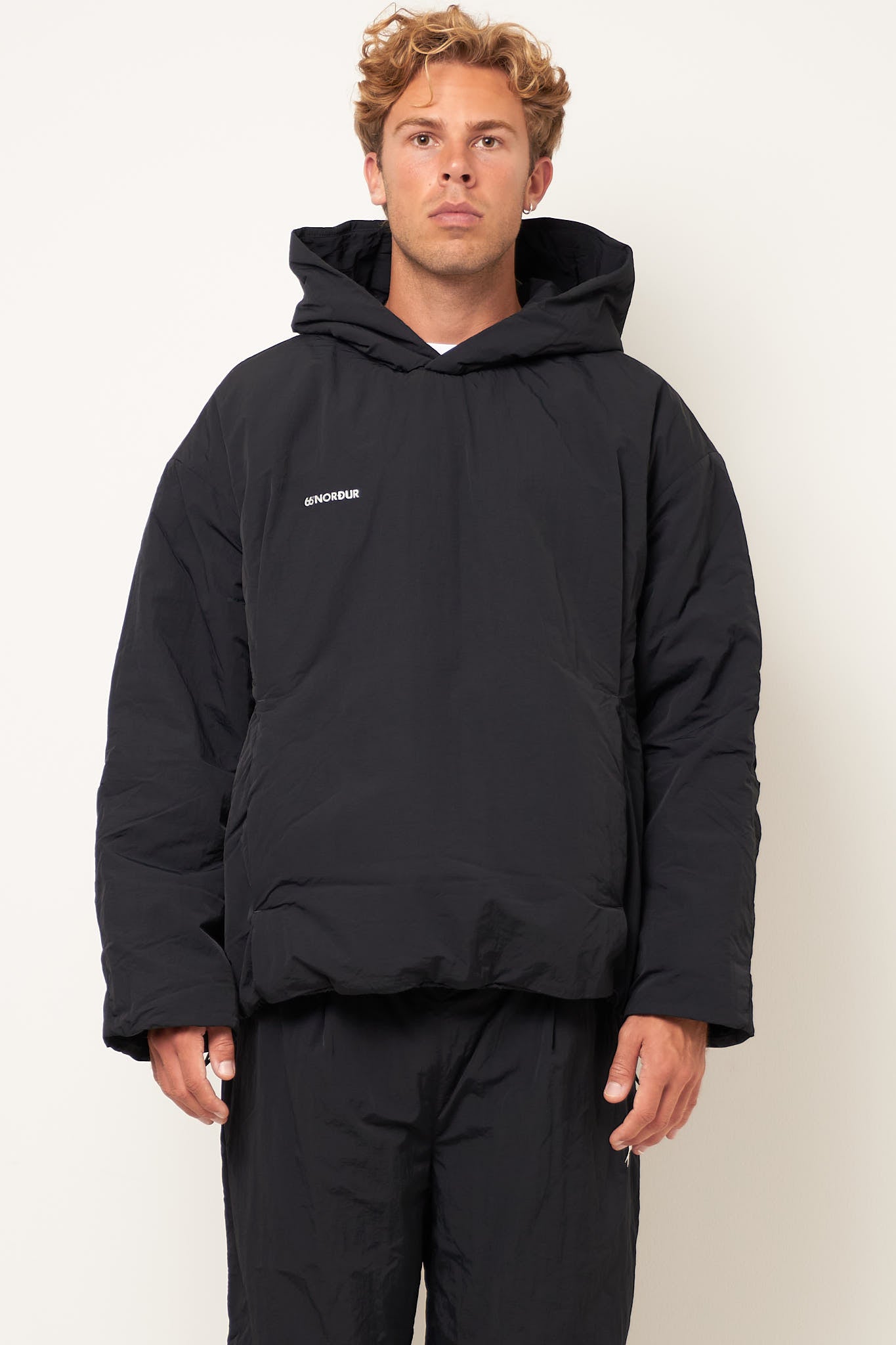 Vatnsmyri Hoodie Black