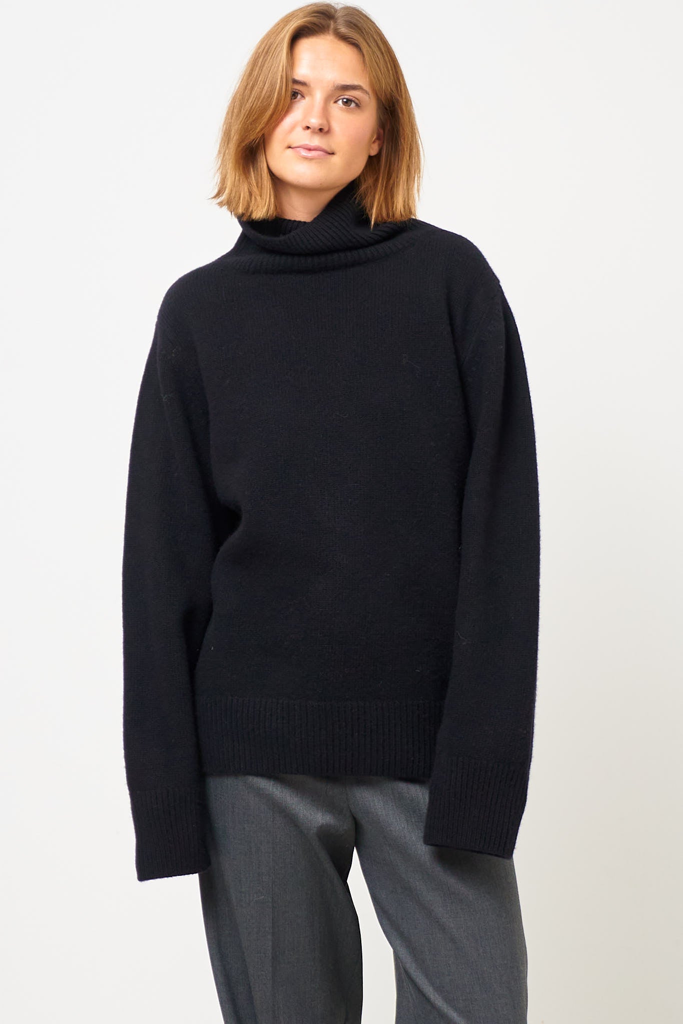 Visse Roll Neck Sweater Black