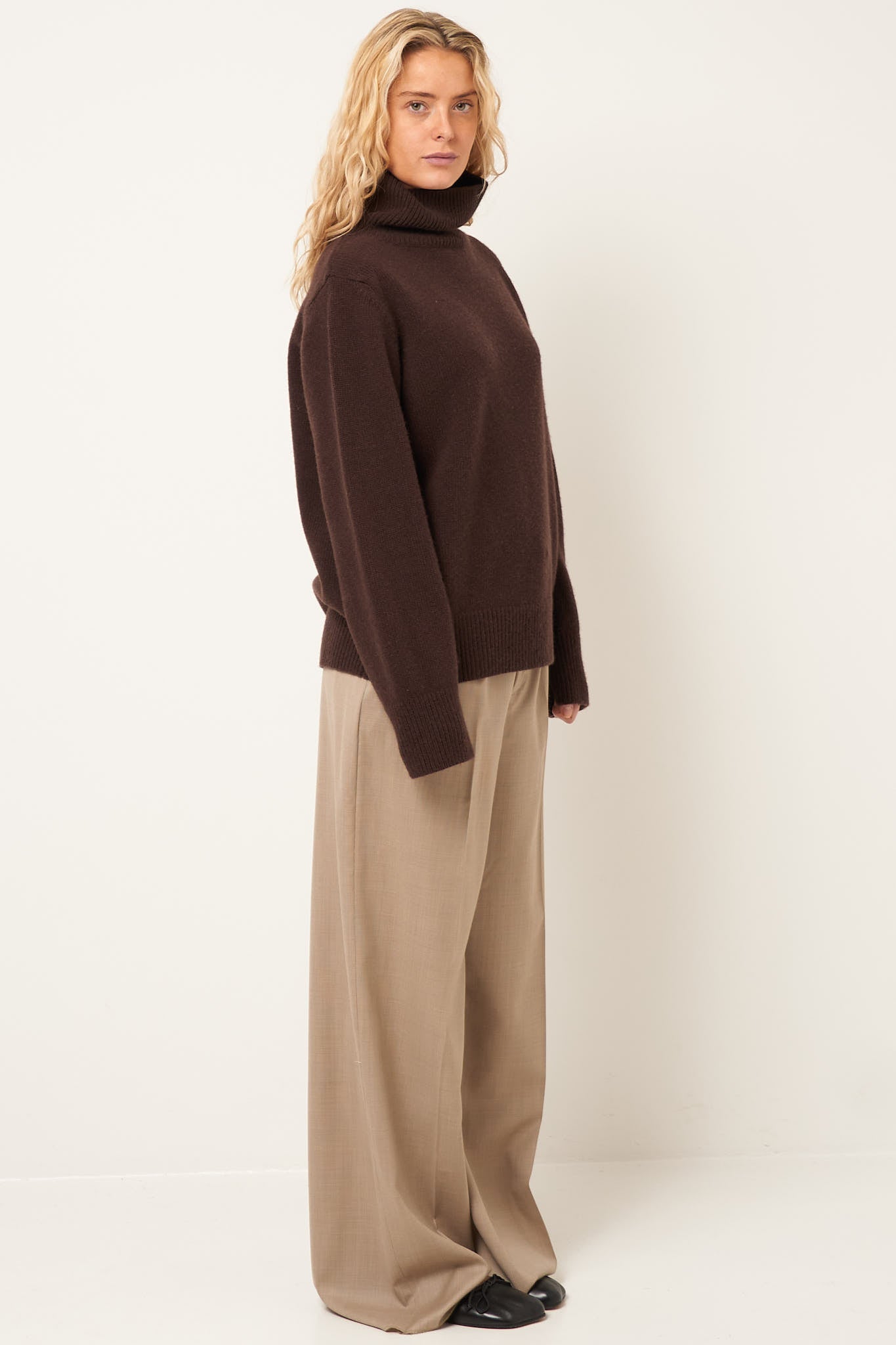 Visse Roll Neck Sweater Chocolate Brown