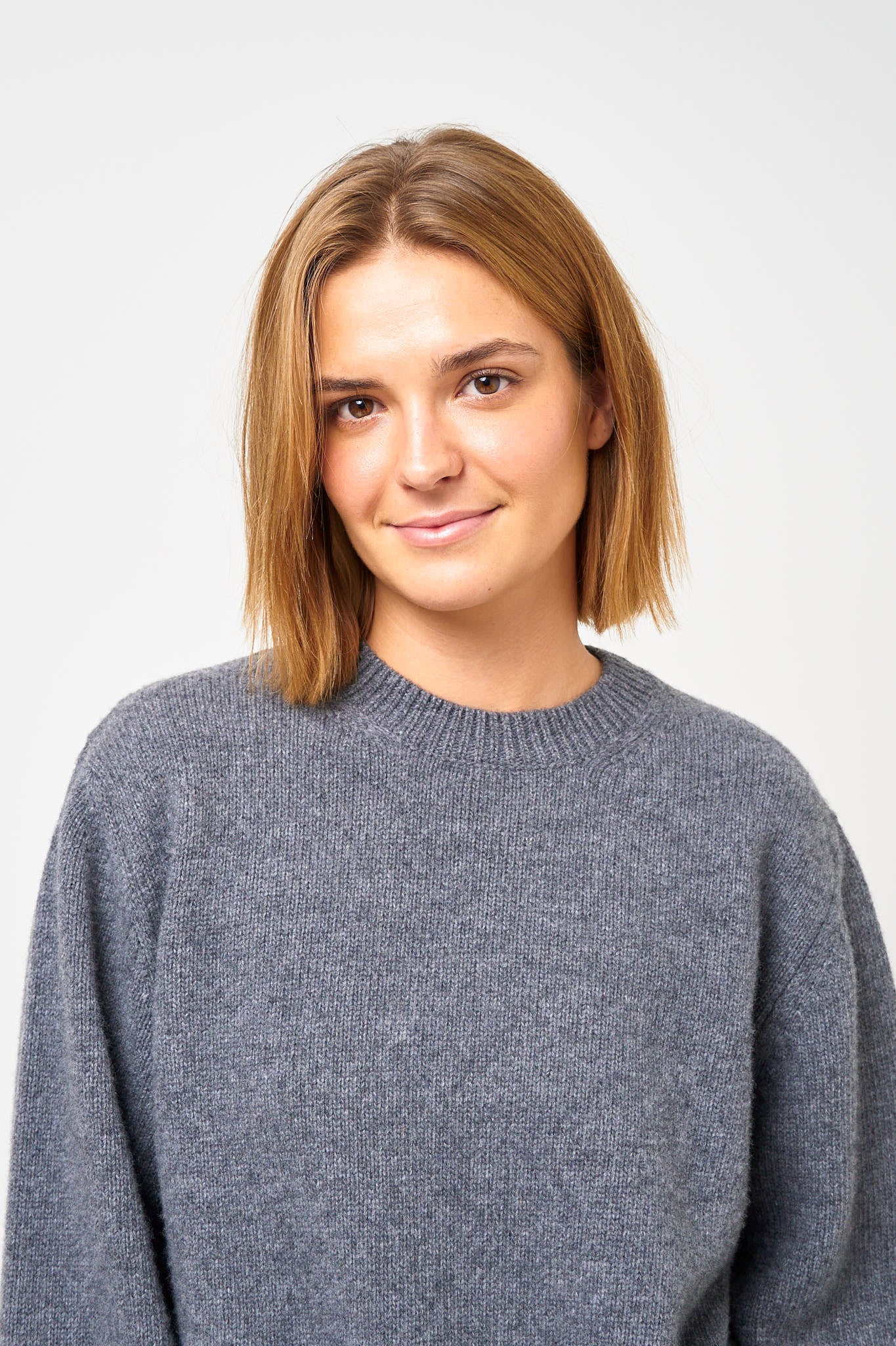 Visse Round Neck Sweater Anthracite Grey