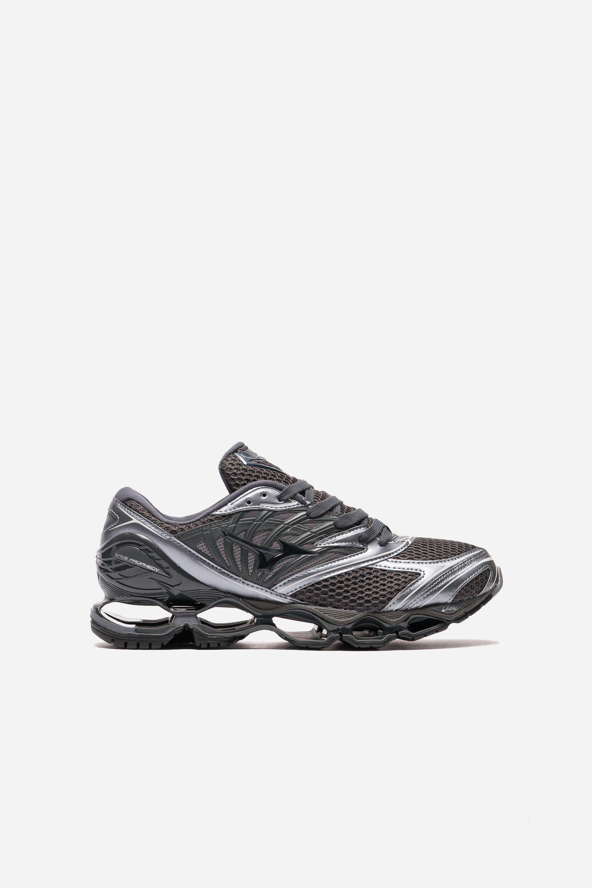 Mizuno - Wave Prophecy LS Black Sand/Black/Metallic Grey – STRØM